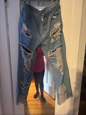 Distressed Light Blue Boyfriend Jeans for Women